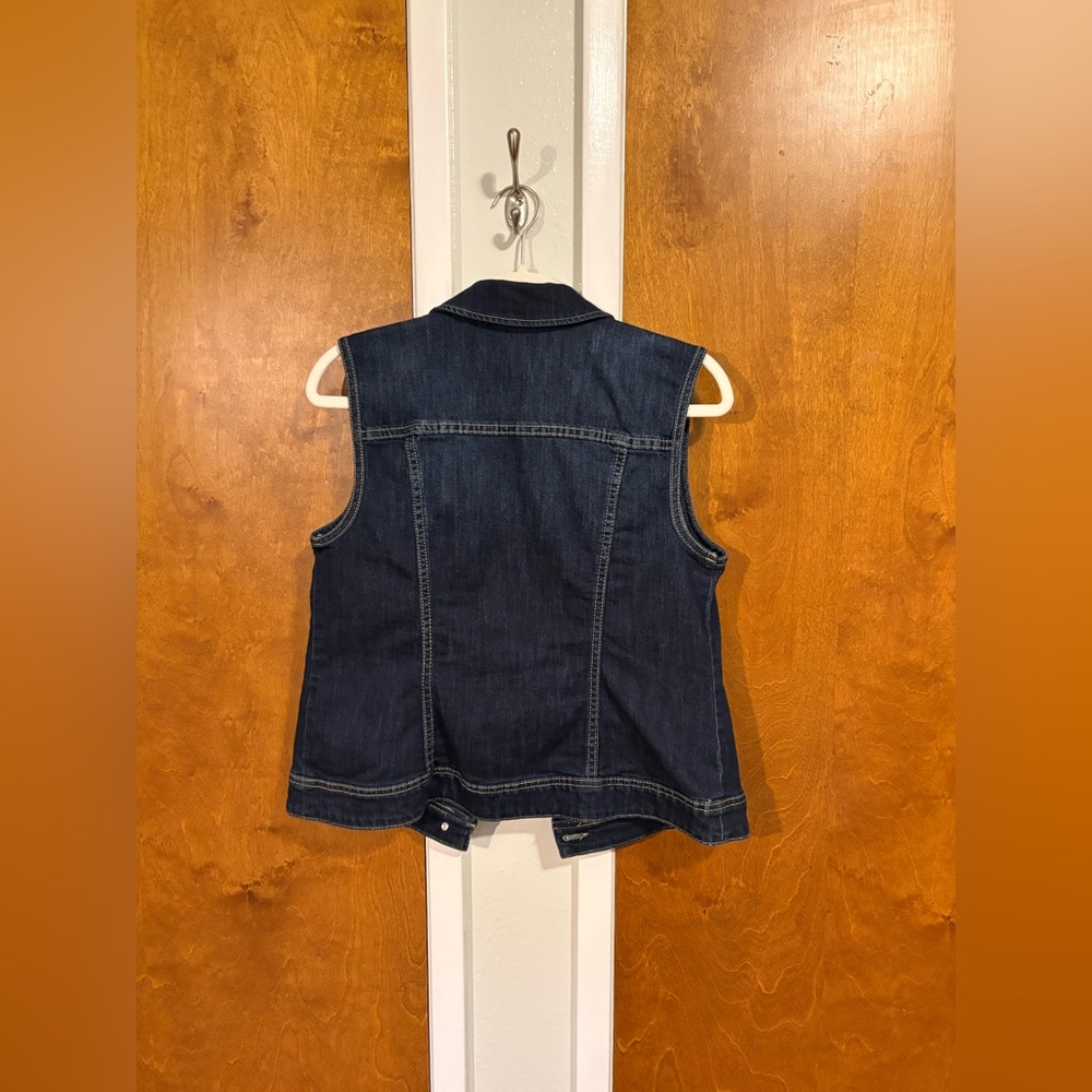 Women’s Christopher & Banks denim vest - Picture 2 of 6